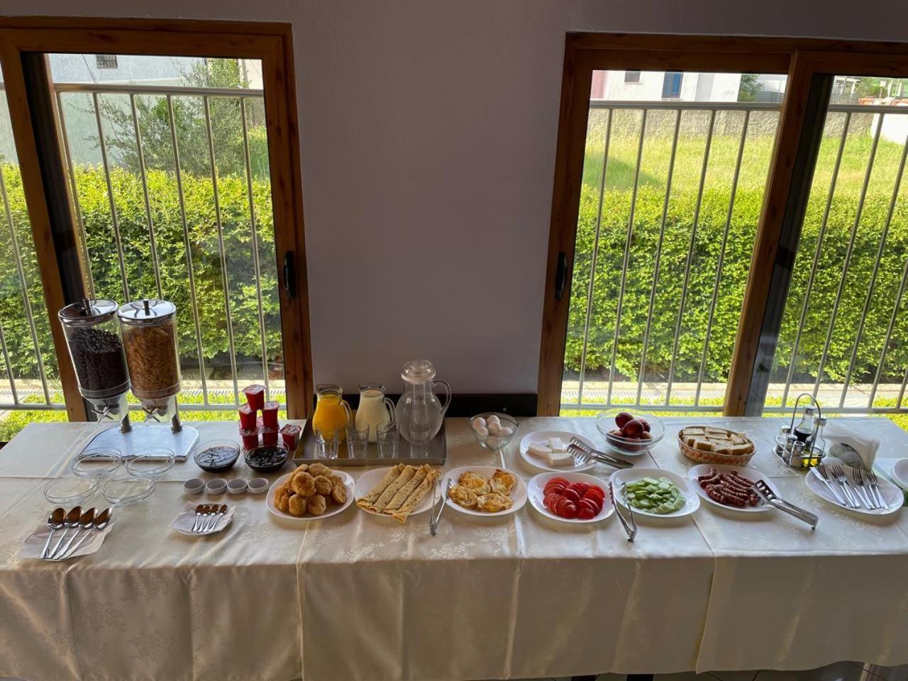 Hotel Restaurant Globi Веліпоя Екстер'єр фото