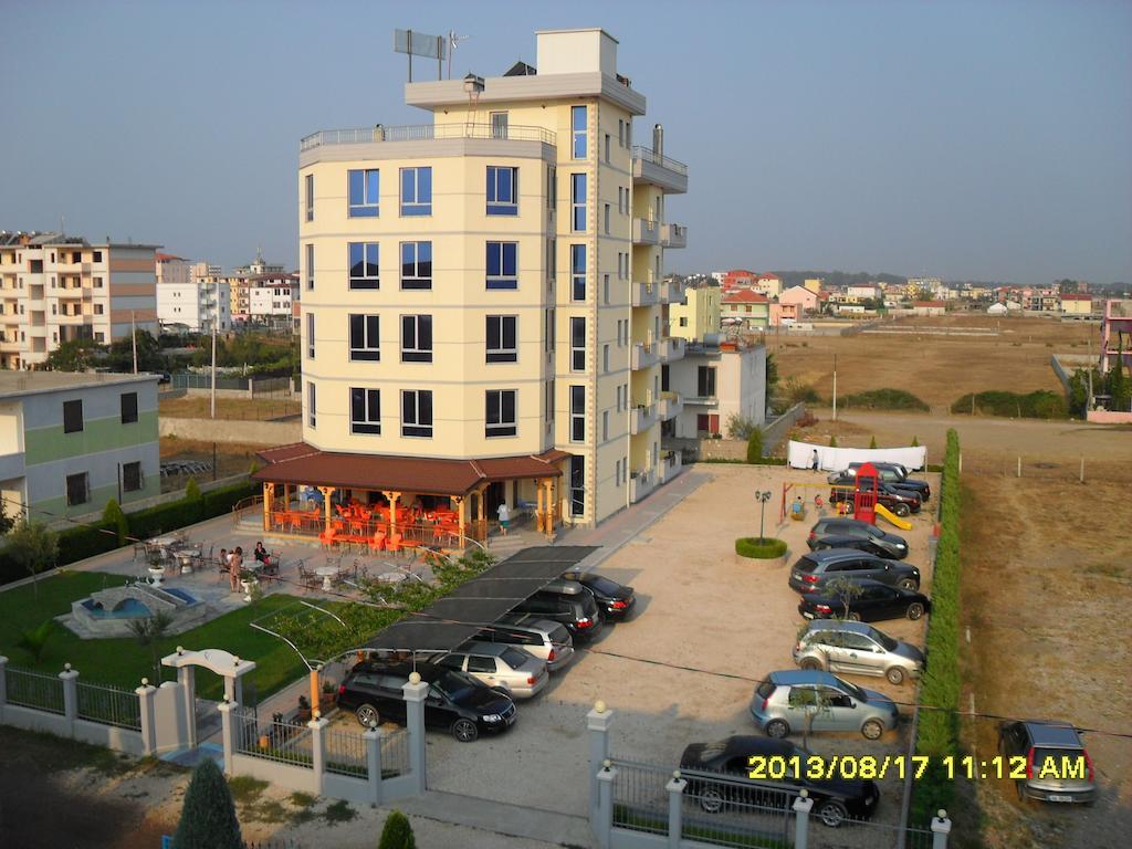Hotel Restaurant Globi Веліпоя Екстер'єр фото