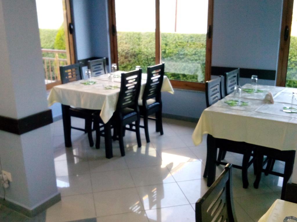 Hotel Restaurant Globi Веліпоя Екстер'єр фото